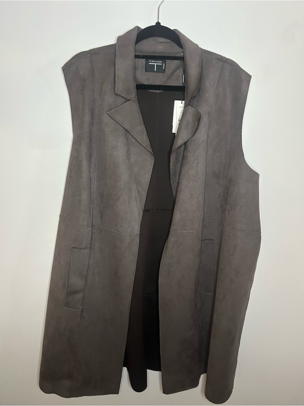 Tahari NWT Elegant Gray Faux Suede Vest Size 2X